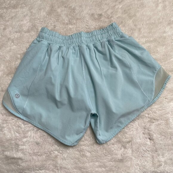 Lululemon #LW7AWBT Women's Light Blue Hotty Hot Short II Size 2 - Picture 1 of 8